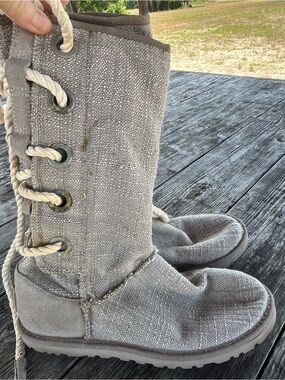 UGG burlap boots sz 7, raw look with white lace back rope vintage